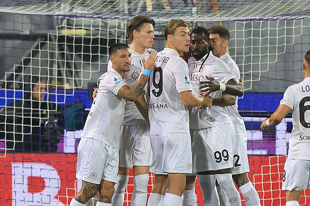 Napoli đánh bại chủ nhà Fiorentina 3-1 ở vòng 3 Serie A