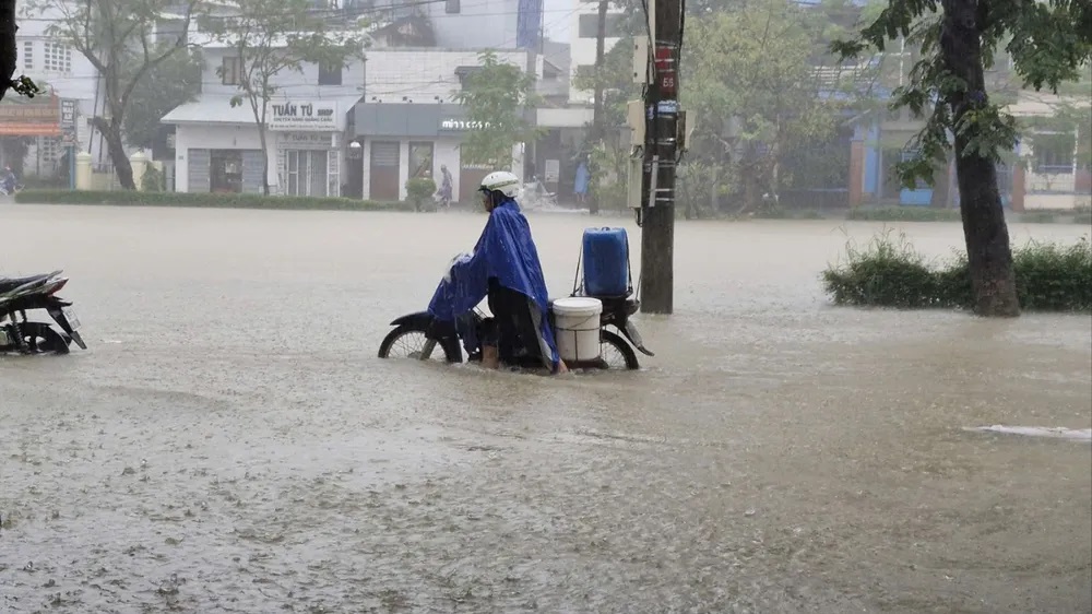 Dự báo thời tiết ngày 15/9: Nhiều khu vực có mưa lớn, đặc biệt vào sáng sớm và đêm - Ảnh 3.