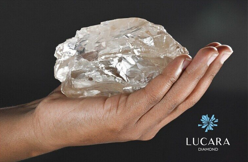 Cuộc chiến kim cương: Khi hàng thật lép vế - Ảnh 1.