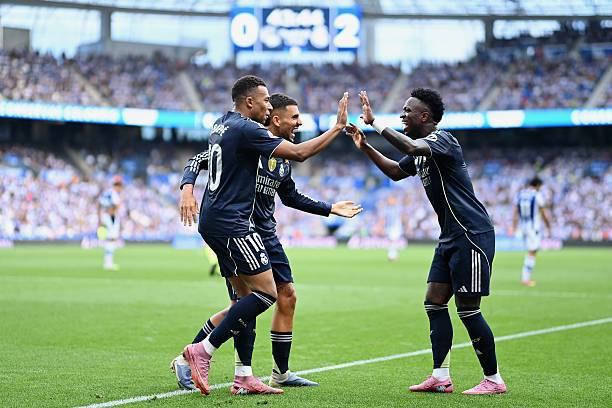 Mbappe tỏa sáng giúp Real vượt khó trên sân Sociedad