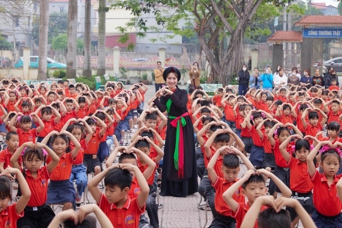 Bốn nhóm chuyên gia, nghệ sĩ, huấn luyện viên, vận động viên ưu tiên mời giảng dạy trong nhà trường - Ảnh 1.