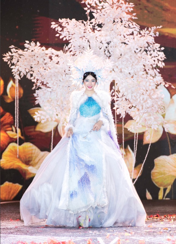 Đêm thi trang phục văn hoá dân tộc Miss Grand Vietnam 2025: Tôn vinh làng nghề, di sản và bản sắc Việt  - Ảnh 3.