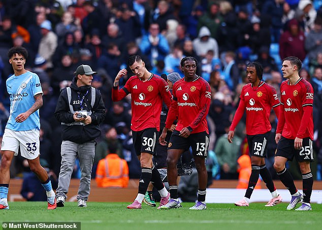 Rio Ferdinand chỉ ra tân binh đáng lo ngại nhất của MU - Ảnh 2.
