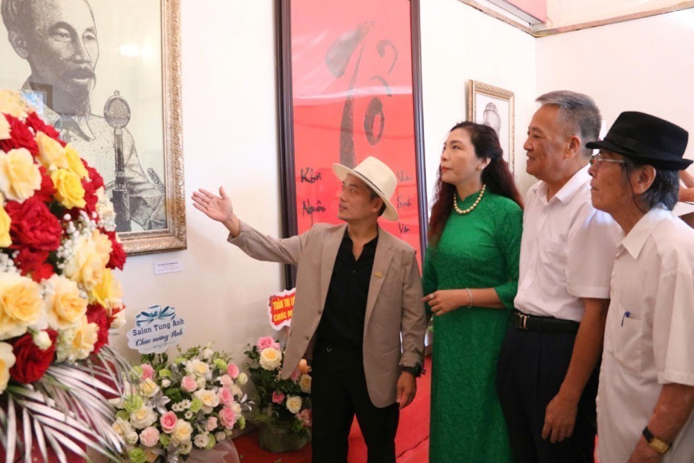 Giới thiệu 35 bức tranh tóc tại triển lãm mỹ thuật &quot;Sợi tóc - Sợi nghệ thuật&quot; - Ảnh 3.