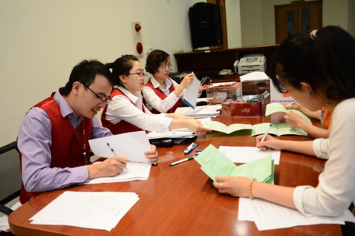  Làn sóng ngân hàng &quot;lấn sân&quot; chứng khoán - Ảnh 1.