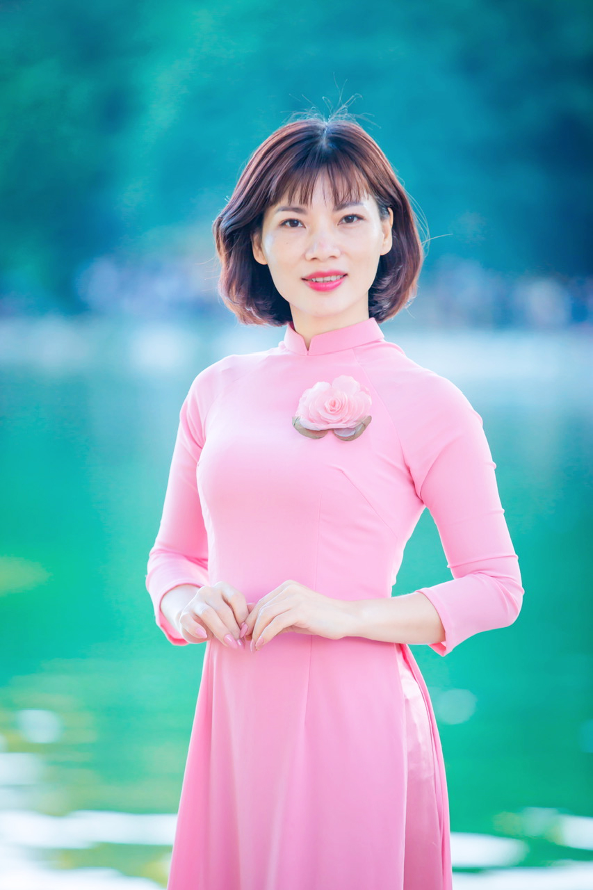 Nhà giáo Hoàng Minh Ngọc: Nhìn ngắm học trò và làm thơ - Ảnh 3.