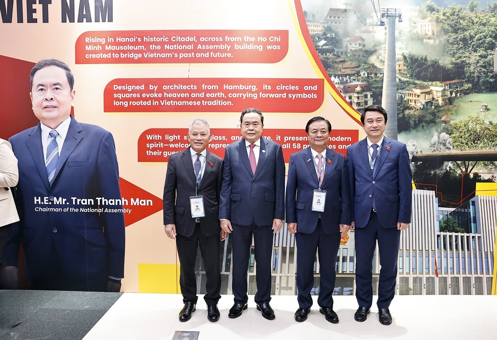AIPA-46: Các Trưởng đoàn Nghị viện thành viên AIPA chụp ảnh chung - Ảnh 3.