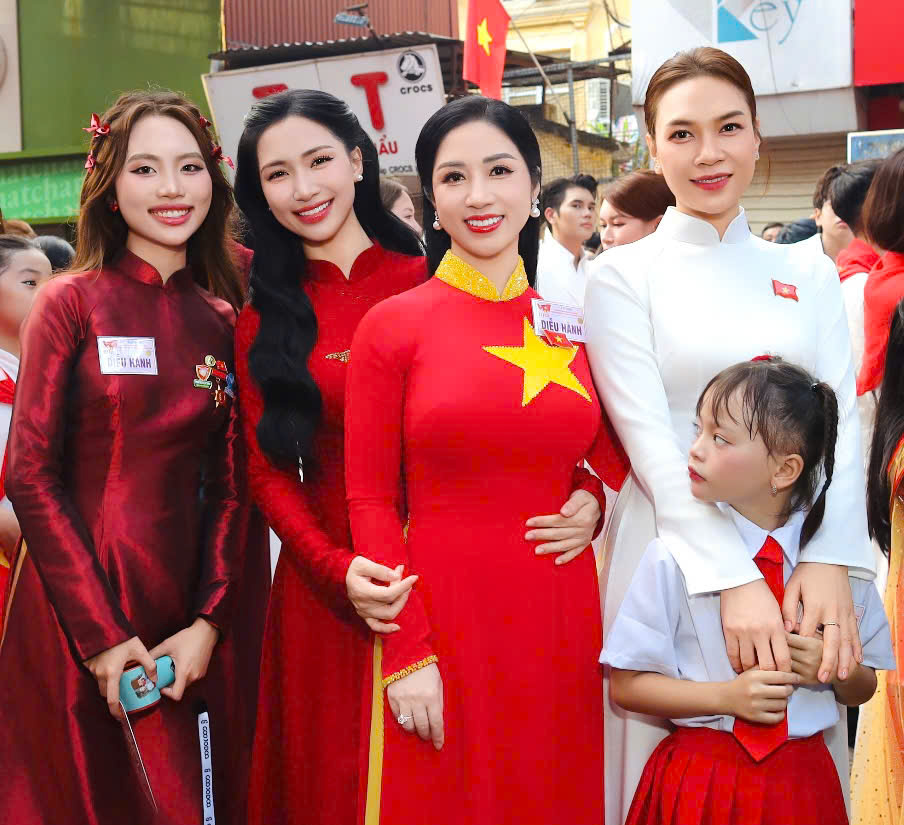 NSƯT Phương Nga: Xúc động, tự hào được hát trên Quảng trường Ba Đình lịch sử  - Ảnh 6.
