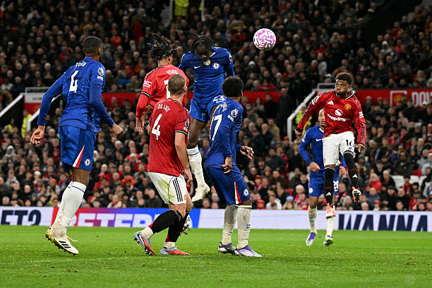 Bruno ghi bàn, MU thắng Chelsea trong trận đấu có 2 thẻ đỏ - Ảnh 1.