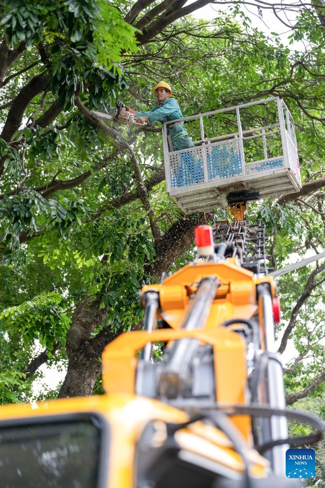 Trung Quốc căng mình ứng phó siêu bão Ragasa - Ảnh 1.