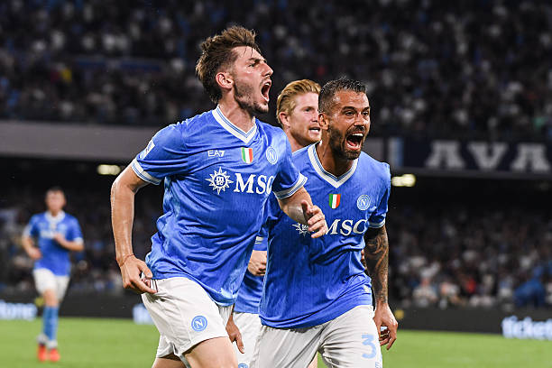 Napoli thắng Pisa 3-2 ở vòng 4 Serie A