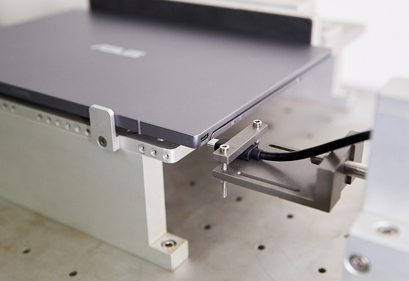 Chuẩn độ bền quân sự của laptop được test như thế nào? - Ảnh 6.