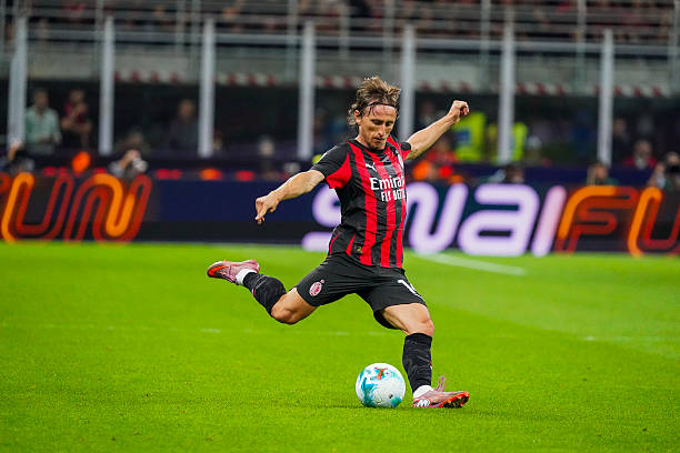 Luka Modric chơi nổi bật, giúp AC Milan đánh bại Napoli 2-1 ở vòng 5 Serie A