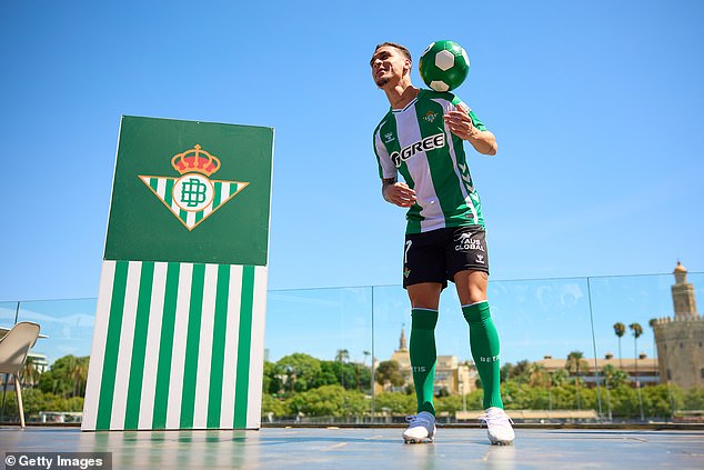Antony Bật Khóc Trong Buổi Ra Mắt Real Betis - Ảnh 3. Antony Bật Khóc Trong Buổi Ra Mắt Real Betis - Ảnh 3.
