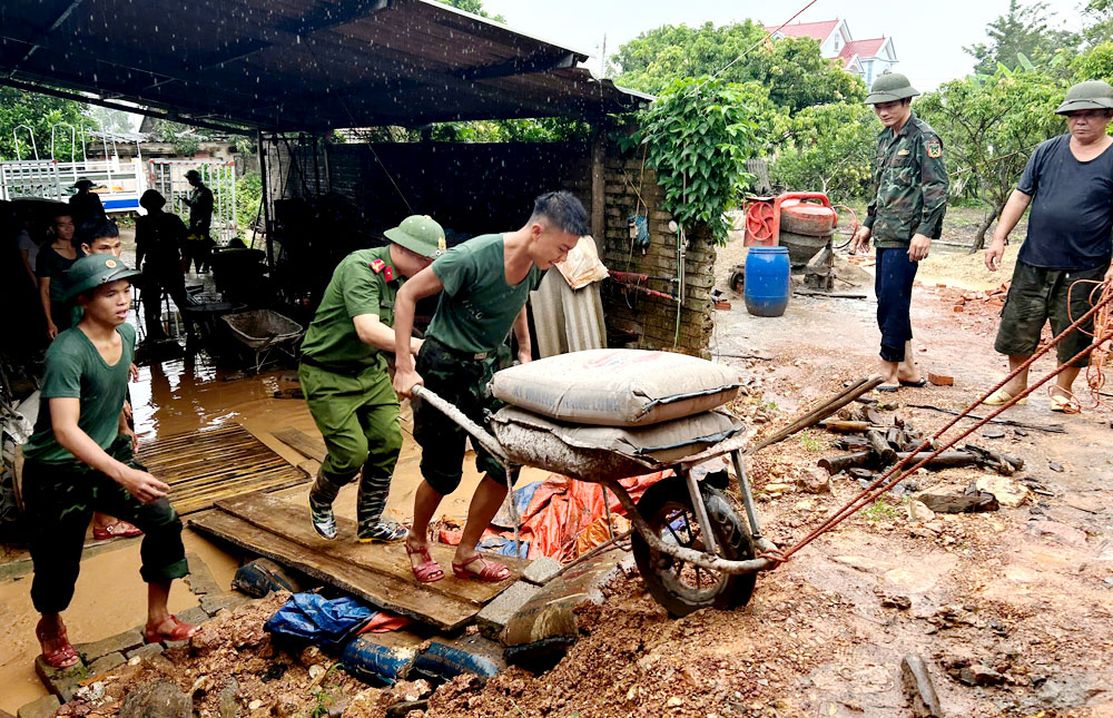 Nhiều tỉnh thành Bắc Bộ ngập sâu bởi ảnh hưởng của bão số 10 - Ảnh 8.