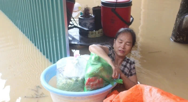 Nhiều tỉnh thành Bắc Bộ ngập sâu bởi ảnh hưởng của bão số 10 - Ảnh 36.