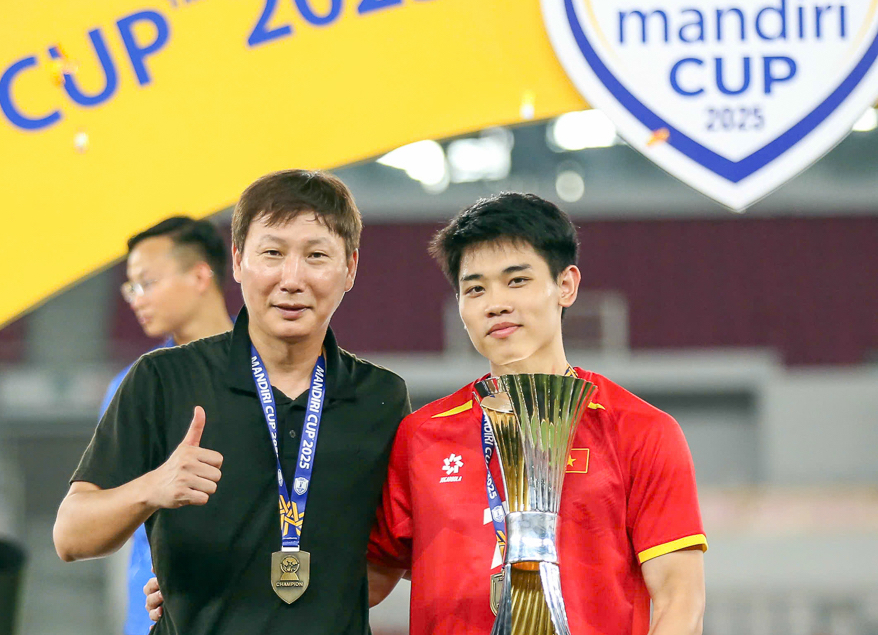 Thời cơ chín muồi để HLV Kim Sang Sik tin dùng cầu thủ U23 Việt Nam - Ảnh 4.
