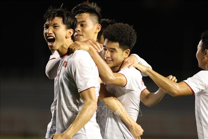 U22 Việt Nam thắng Singapore bằng ‘vũ khí bóng bổng’ để xóa tan nỗi buồn SEA Games, HLV đội bạn thừa nhận sự thật - Ảnh 4.