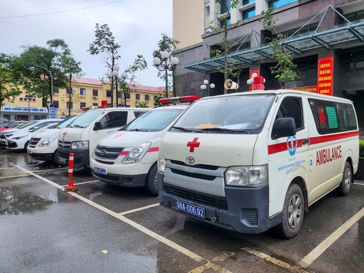 Bệnh viện Đa khoa Bắc Ninh số 1 sa thải 2 cá nhân liên quan vụ lái xe cứu thương thu 21 triệu đồng - Ảnh 1.