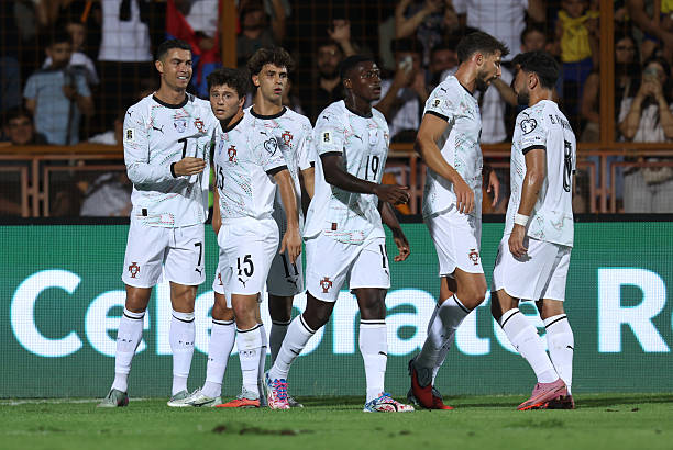 Ronaldo Lập Cú Đúp, Bồ Đào Nha Thắng Armenia 5-0 Ở Vòng Loại World Cup 2026 Ronaldo Lập Cú Đúp, Bồ Đào Nha Thắng Armenia 5-0 Ở Vòng Loại World Cup 2026