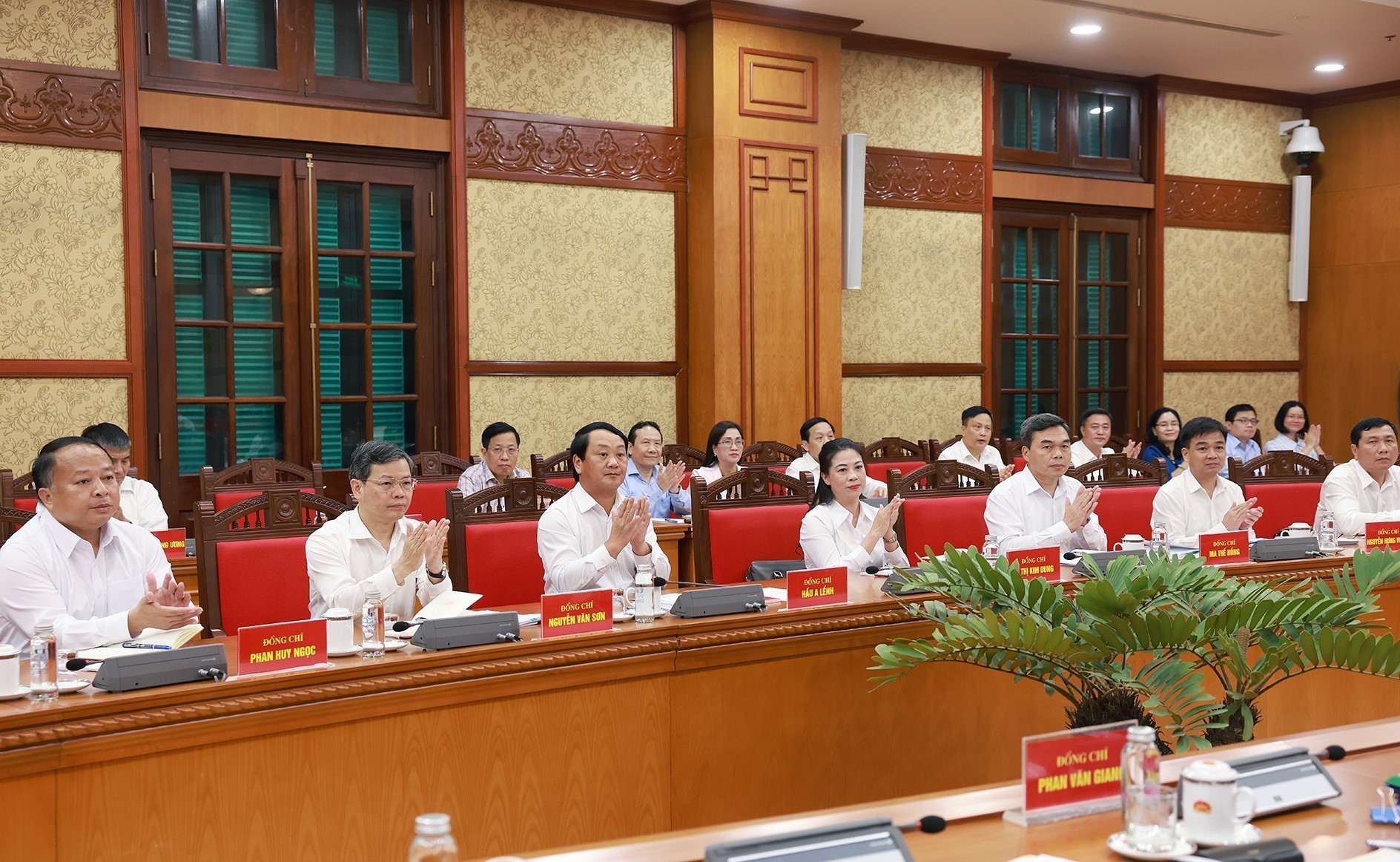 Thủ tướng chủ trì làm việc với Ban Thường vụ các Tỉnh ủy Tây Ninh và Tuyên Quang - Ảnh 6.