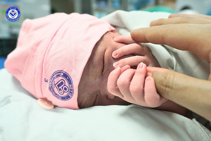 Công dân nhí đầu tiên năm 2026 tại Bệnh viện Phụ sản Trung ương - Ảnh 1.