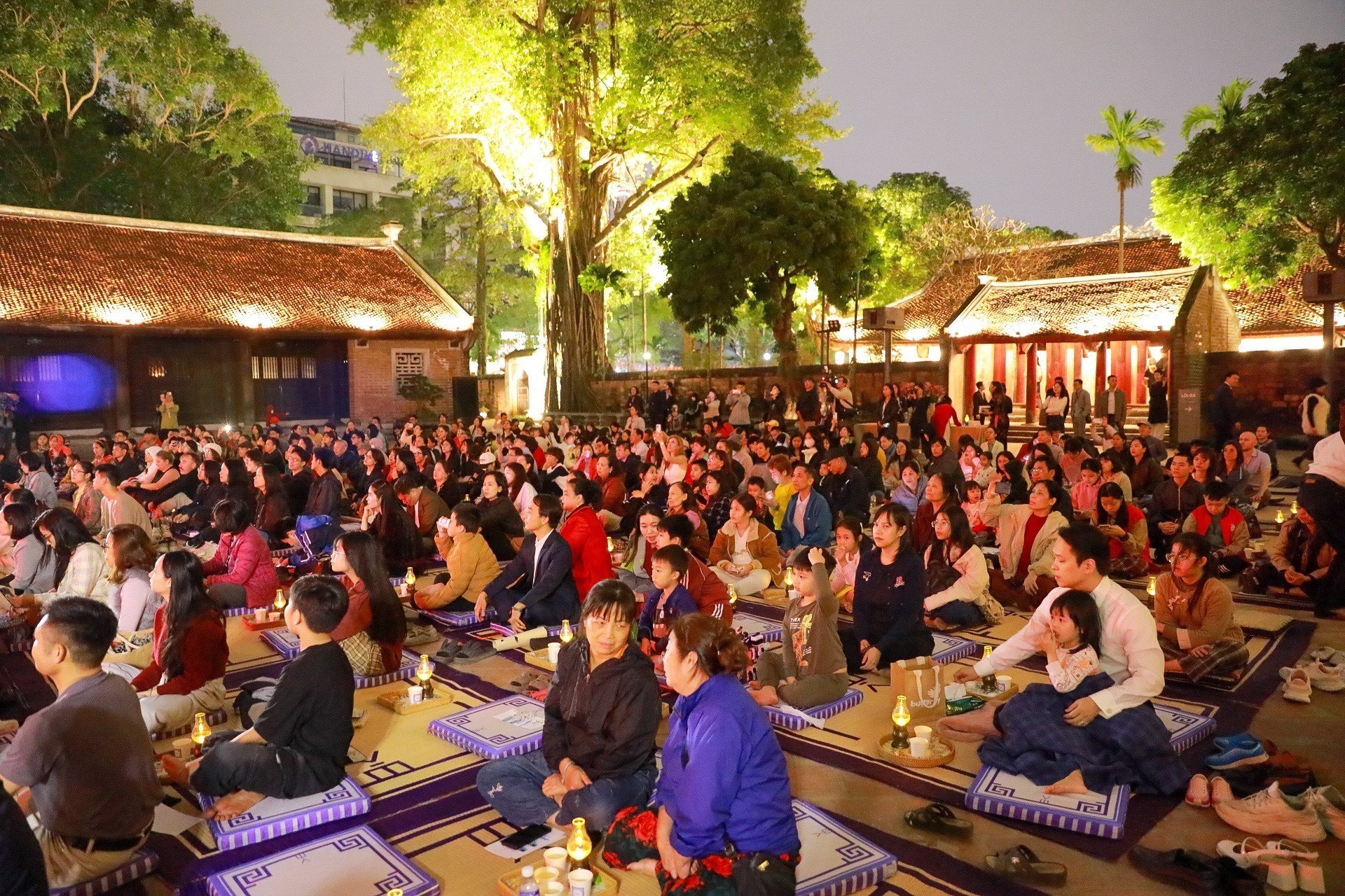 Khám phá đêm Văn Miếu – Quốc Tử Giám qua "Âm sắc Việt" - Ảnh 13. Khám phá đêm Văn Miếu – Quốc Tử Giám qua "Âm sắc Việt" - Ảnh 13.