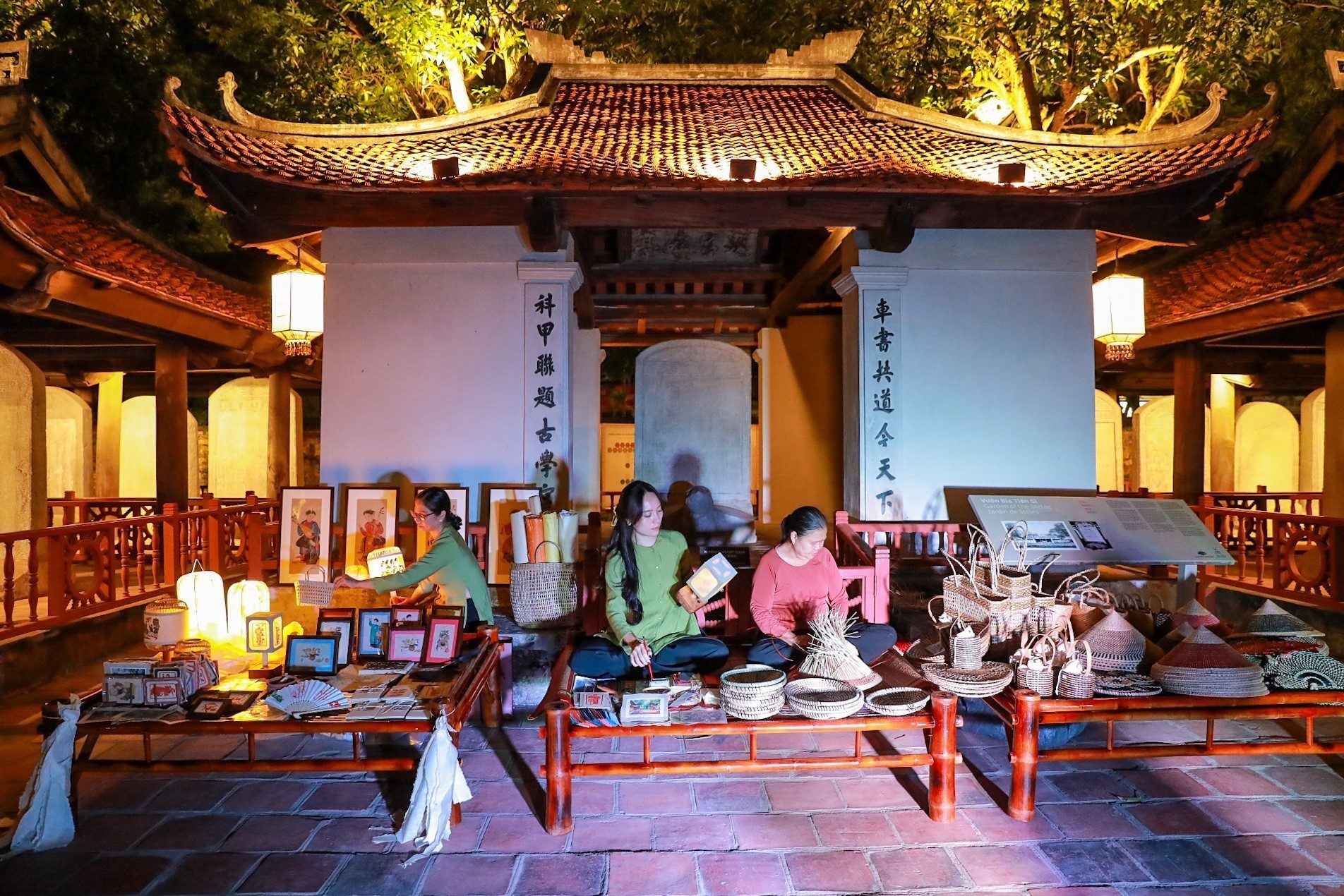 Khám phá đêm Văn Miếu – Quốc Tử Giám qua "Âm sắc Việt" - Ảnh 12. Khám phá đêm Văn Miếu – Quốc Tử Giám qua "Âm sắc Việt" - Ảnh 12.