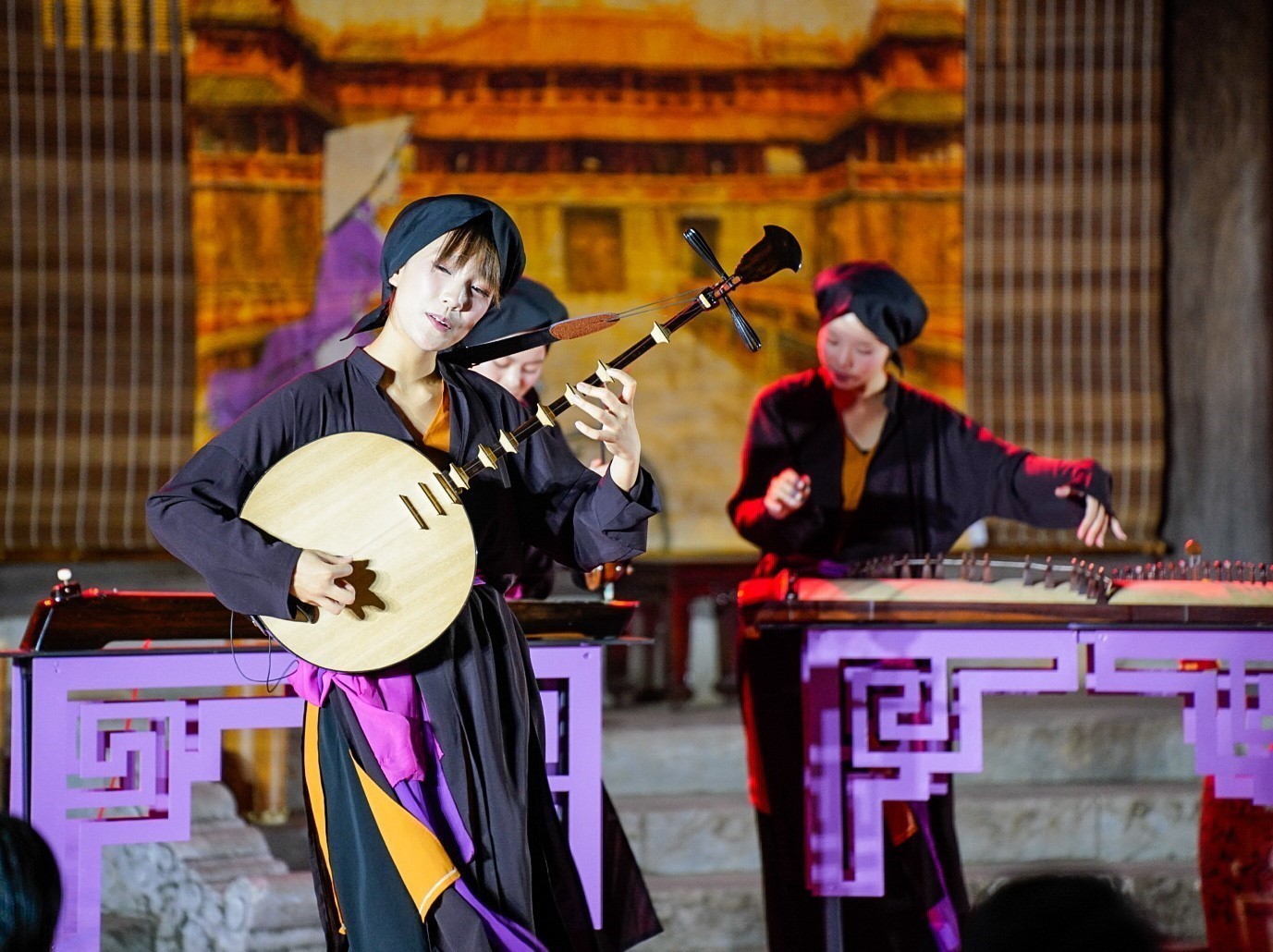 Khám phá đêm Văn Miếu – Quốc Tử Giám qua "Âm sắc Việt" - Ảnh 11. Khám phá đêm Văn Miếu – Quốc Tử Giám qua "Âm sắc Việt" - Ảnh 11.