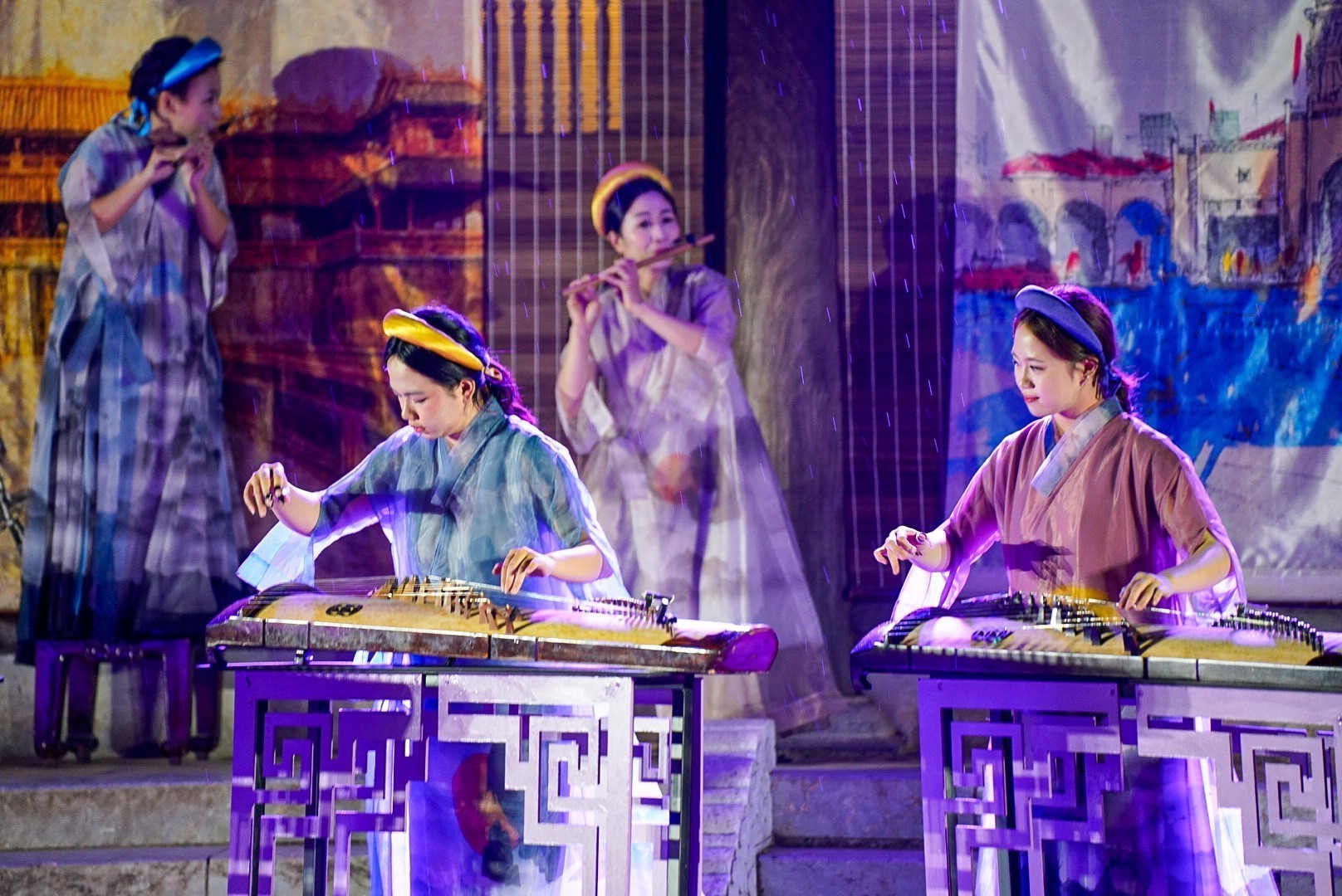 Khám phá đêm Văn Miếu – Quốc Tử Giám qua "Âm sắc Việt" - Ảnh 1. Khám phá đêm Văn Miếu – Quốc Tử Giám qua "Âm sắc Việt" - Ảnh 1.