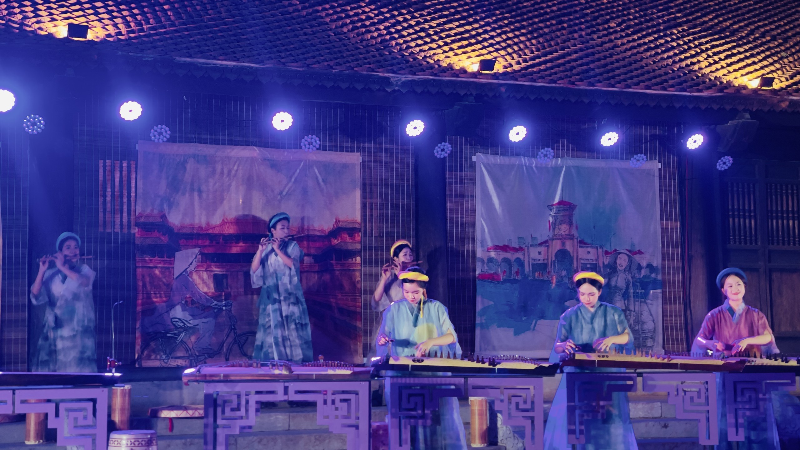 Khám phá đêm Văn Miếu – Quốc Tử Giám qua "Âm sắc Việt" - Ảnh 7. Khám phá đêm Văn Miếu – Quốc Tử Giám qua "Âm sắc Việt" - Ảnh 7.