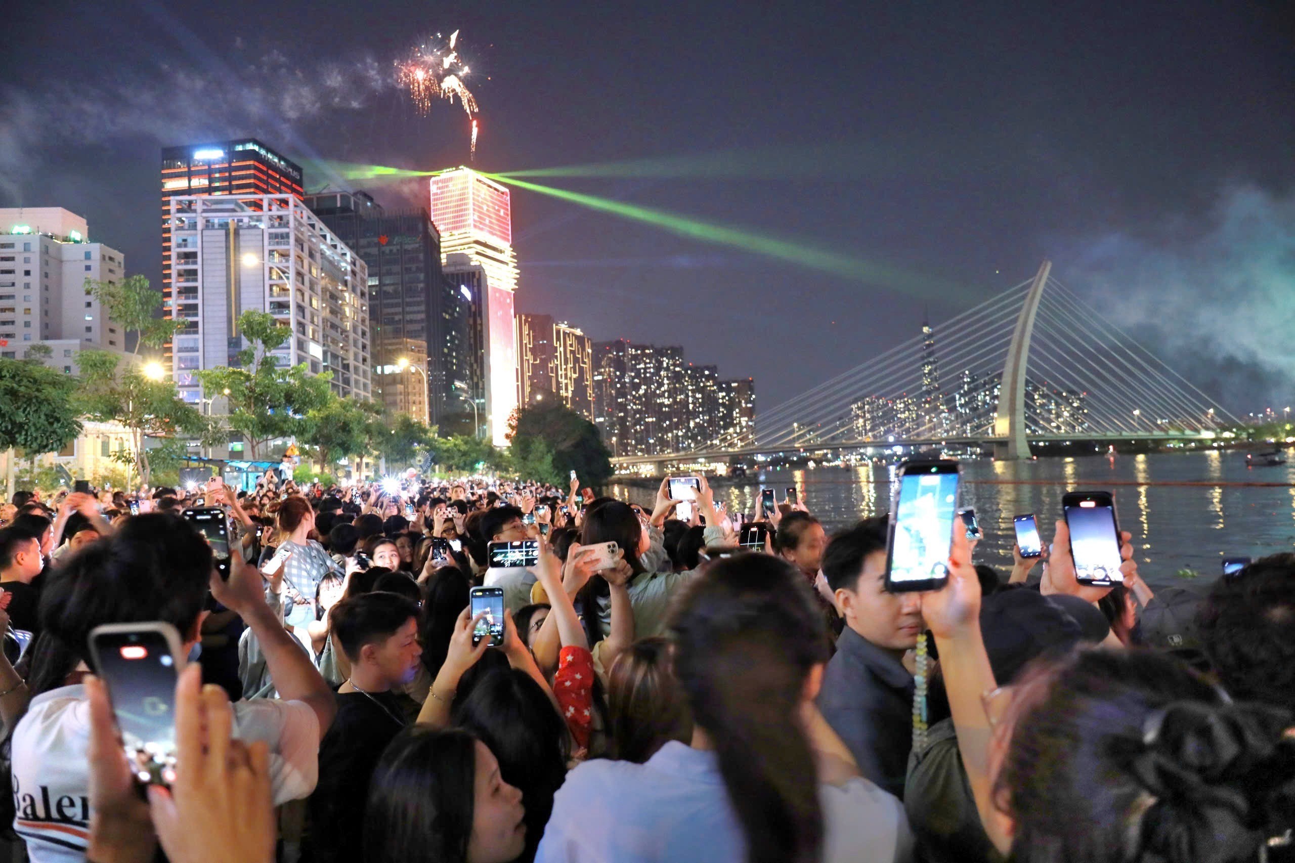 Hình ảnh chào đón năm mới 2026 khắp mọi miền đất nước - Ảnh 2.