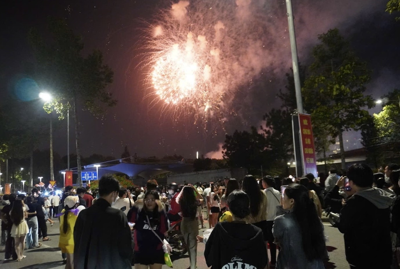 Hình ảnh chào đón năm mới 2026 khắp mọi miền đất nước - Ảnh 5.