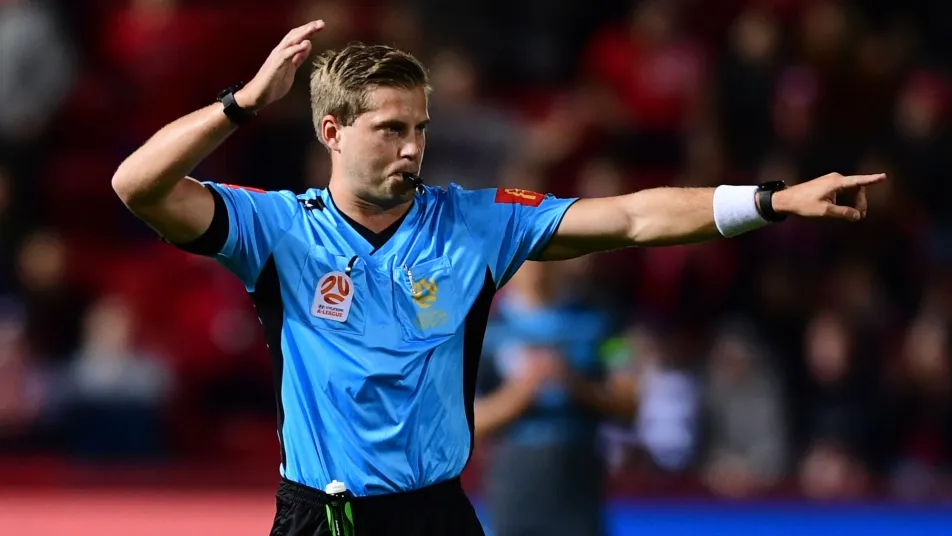 Trọng tài Úc bắt chính trận U23 Việt Nam gặp U23 Ả Rập Xê Út - Ảnh 1.