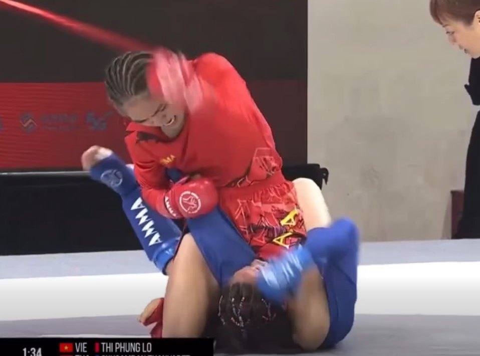 Võ sĩ Việt Nam tung đòn đánh bại đối thủ Thái Lan trong 90 giây ở giải châu Á - Ảnh 1.