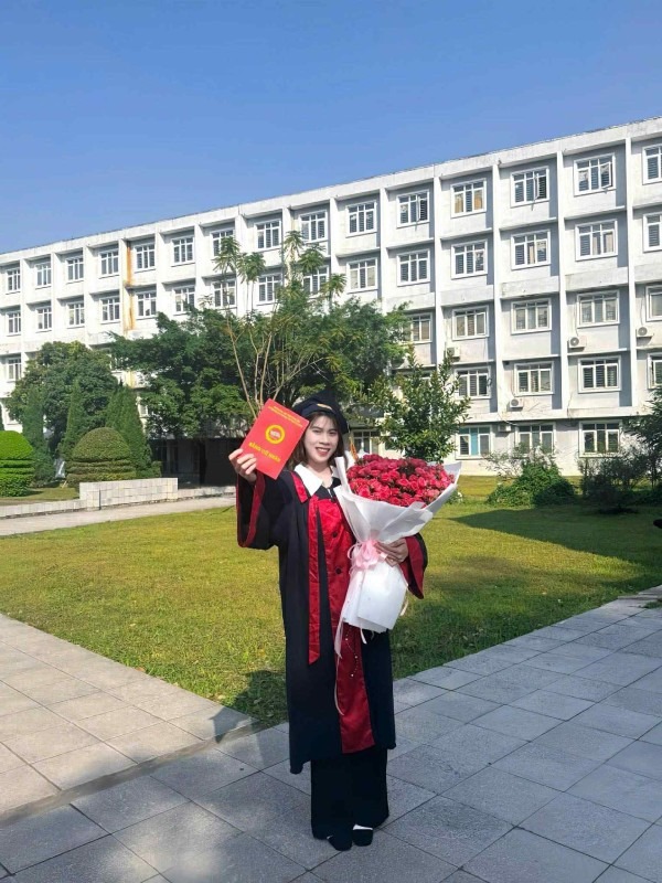 Hai nữ tuyển thủ bóng chuyền Việt Nam nhận vinh dự đặc biệt nhờ thành tích trong học tập - Ảnh 1.