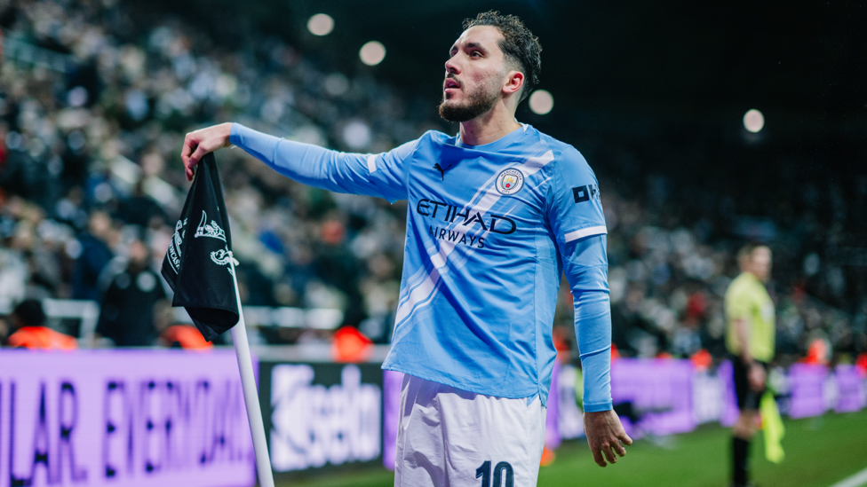 Kết quả bán kết Carabao Cup: Semenyo tỏa sáng giúp Man City đánh bại Newcastle - Ảnh 2.