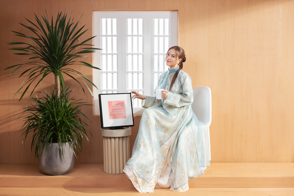 Hoàng Thuỳ Linh kể chuyện 30 năm đón Tết lớn trong MV mới - Ảnh 4.