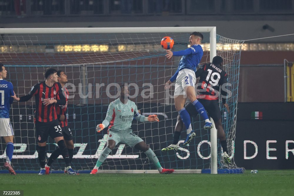 Sao tuyển Pháp rực sáng, Milan ngược dòng ngoạn mục trước hiện tượng Serie A - Ảnh 1.