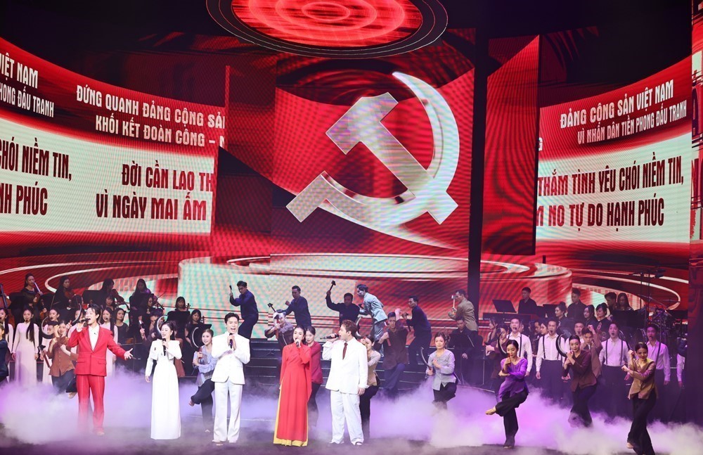 Chương trình hòa nhạc chính luận nghệ thuật đặc biệt “Mãi mãi niềm tin theo Đảng” - Ảnh 4.