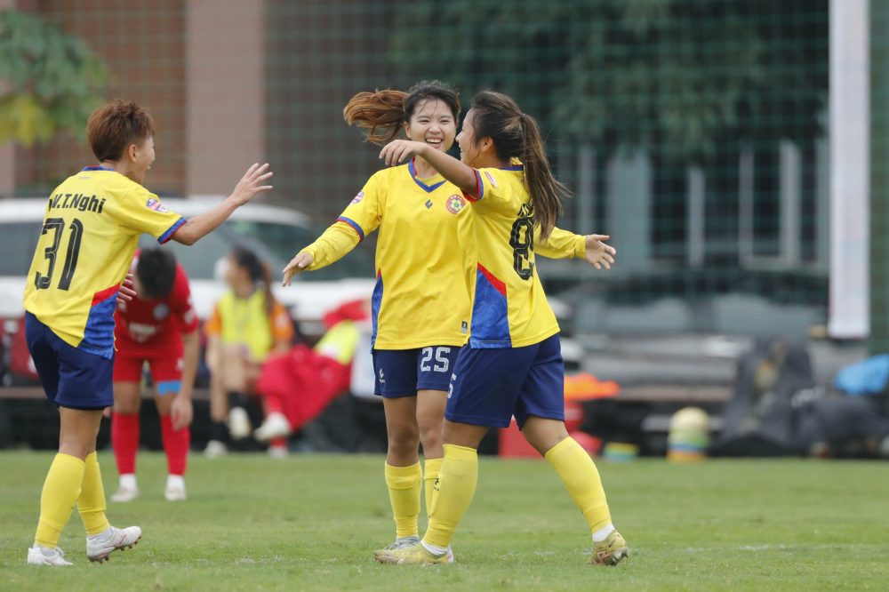 Lượt 4 giải BĐ nữ VĐ U19 QG 2026: TP.HCM đại thắng Than KSVN - Ảnh 2.