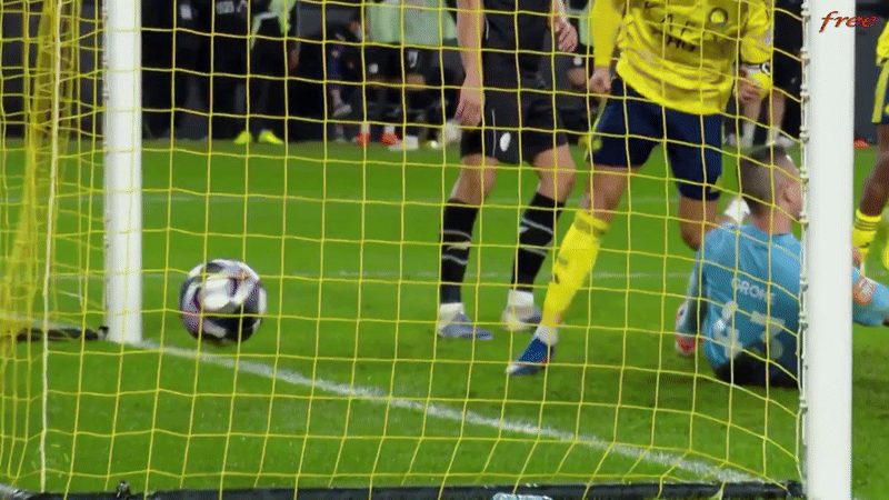 Ronaldo gây phẫn nộ ở trận thắng của Al Nassr - Ảnh 1.