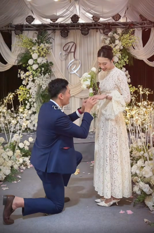 Ngôi sao bóng chuyền nữ Việt Nam được bạn trai cầu hôn, chuẩn bị ‘về chung một nhà’ - Ảnh 2.