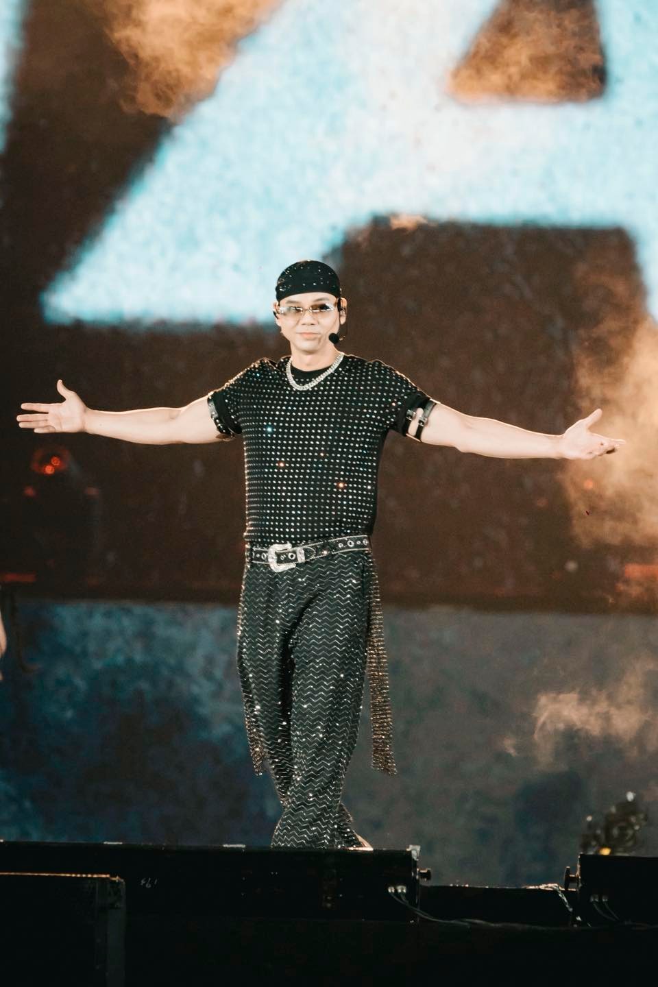 Phan Đinh Tùng ra mắt MV bản hit “Bao tiền một mớ bình yên”  - Ảnh 2.