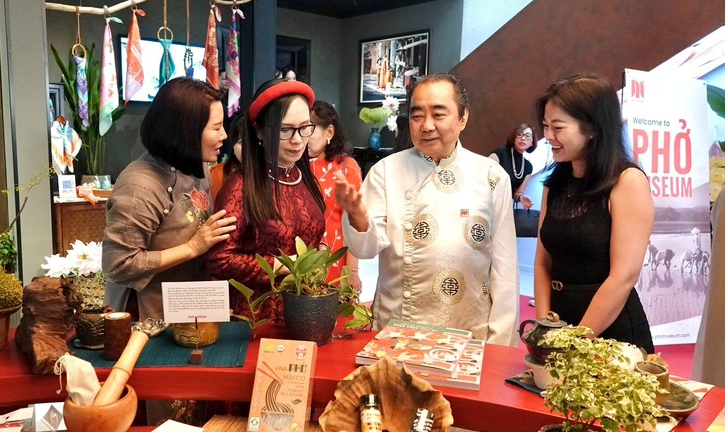 Phong phú sản phẩm du lịch văn hóa, ẩm thực phục vụ Tết tại Thành phố Hồ Chí Minh - Ảnh 1.