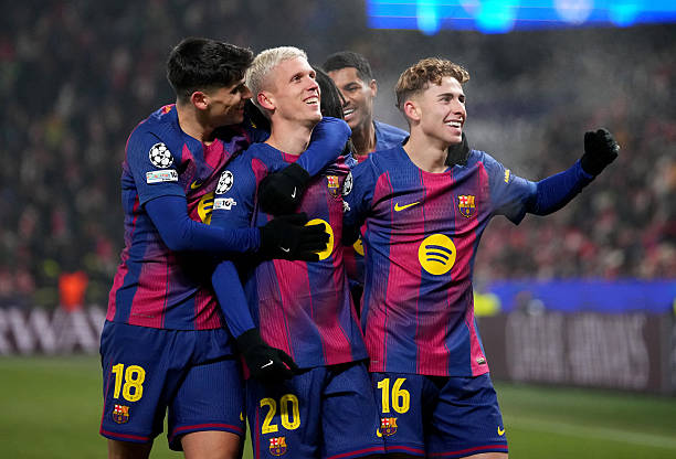 Barca đánh bại chủ nhà Slavia Praha 4-2 ở vòng phân hạng Champions League Barca đánh bại chủ nhà Slavia Praha 4-2 ở vòng phân hạng Champions League