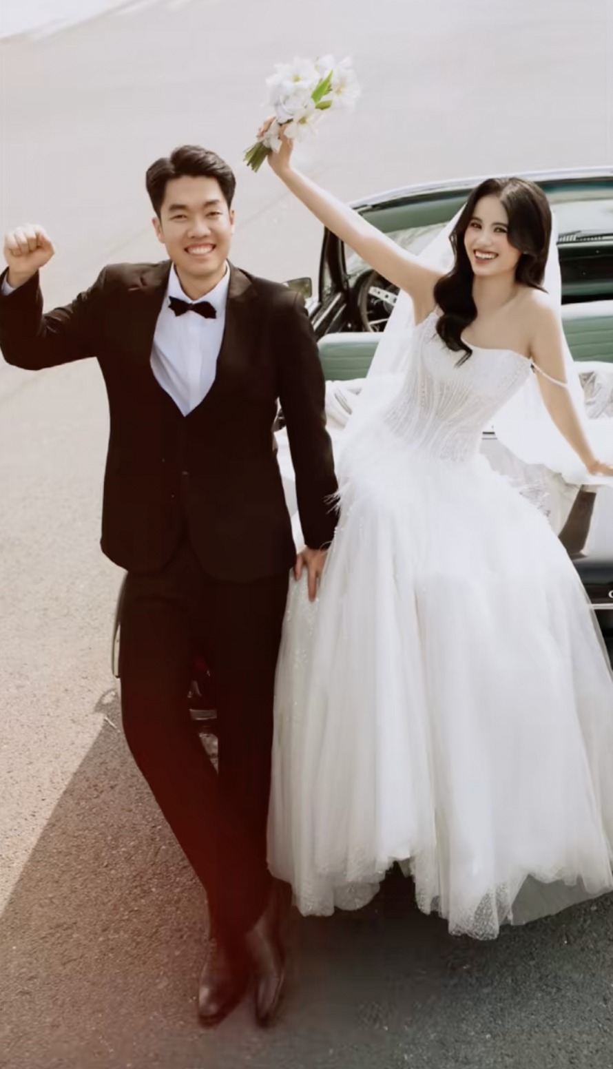 Hotgirl bắn cung tung ảnh cưới ngọt ngào bên tay vợt Lê Đức Phát, khép lại 'chuyện tình Olympic' bằng cái kết viên mãn - Ảnh 1.