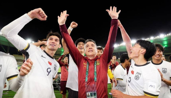 Với chiến thuật thi đấu hợp lí và linh hoạt, HLV Antonio chính là người kiến tạo nên thành công của U23 Trung Quốc ở giải U23 Châu Á 2026 Với chiến thuật thi đấu hợp lí và linh hoạt, HLV Antonio chính là người kiến tạo nên thành công của U23 Trung Quốc ở giải U23 Châu Á 2026