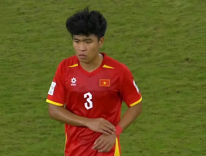 AFC chính thức công bố án phạt cực nặng cho hậu vệ của U23 Việt Nam - Ảnh 1. AFC chính thức công bố án phạt cực nặng cho hậu vệ của U23 Việt Nam - Ảnh 1.