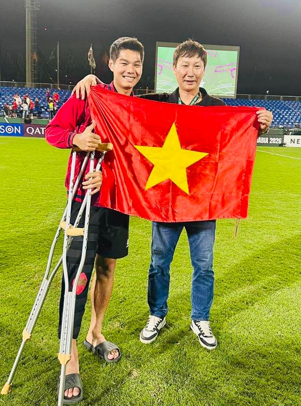 Thày trò HLV Kim Sang Sik và chiến thắng giàu cảm xúc bậc nhất trong lịch sử bóng đá Việt Nam - Ảnh 3. Thày trò HLV Kim Sang Sik và chiến thắng giàu cảm xúc bậc nhất trong lịch sử bóng đá Việt Nam - Ảnh 3.